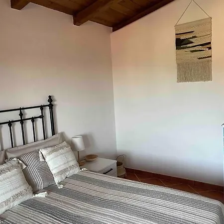 Apartment Charming With Parking, Mountain View, Close To The